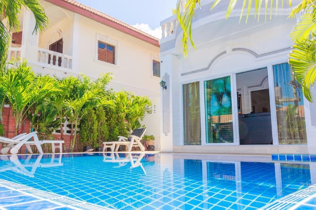 RATANA VILLA - PATTAYA HOLIDAY HOUSE WALKING STREET 7 bedrooms Buitenkant foto